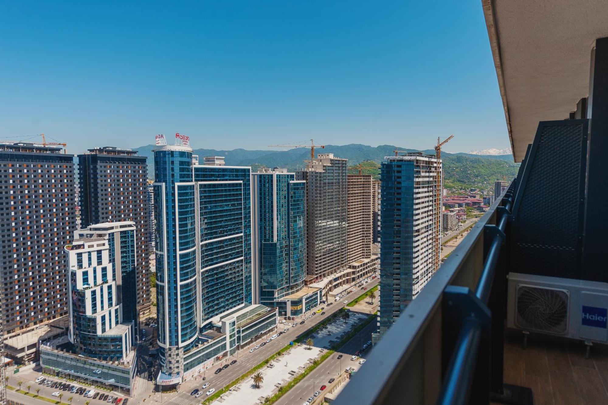 Orbi City Suite Батуми Экстерьер фото