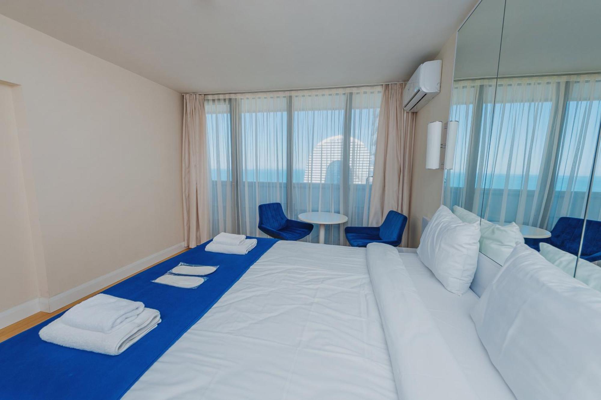Orbi City Suite Батуми Экстерьер фото