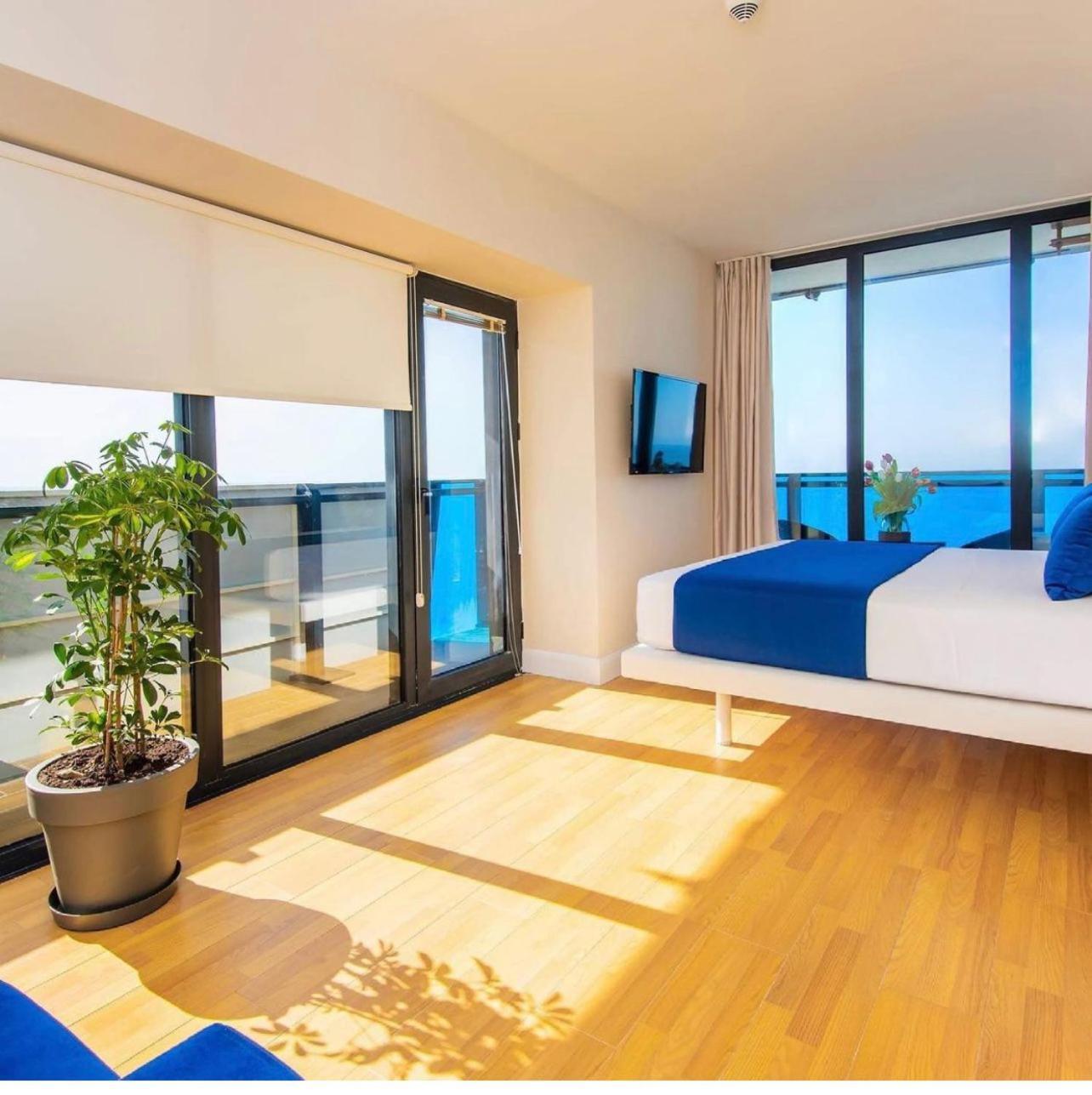 Orbi City Suite Батуми Экстерьер фото